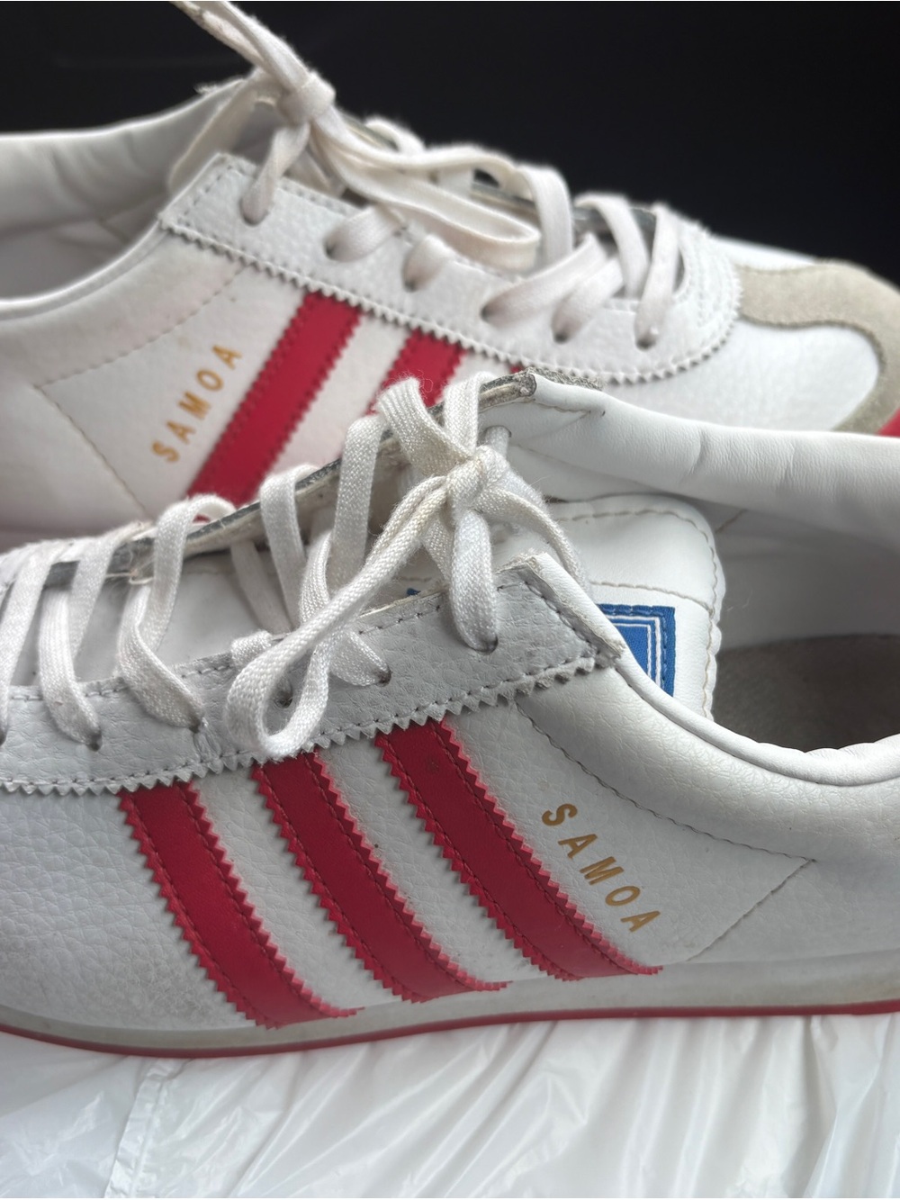 Adidas Samoa LeatherSneakers with Red Three Stripes Good Condition Womens Sz 5.5